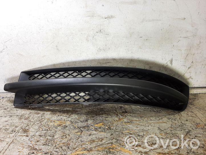 Volkswagen Sharan Front bumper lower grill 7M3853683