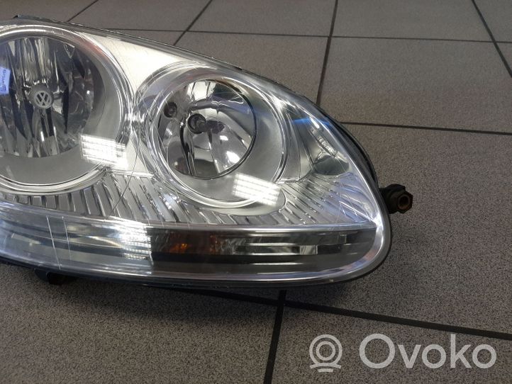 Volkswagen Golf V Lampa przednia 1K6941006P