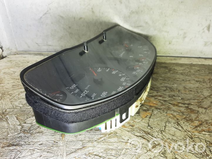 Audi A4 S4 B5 8D Speedometer (instrument cluster) 8D0919034F