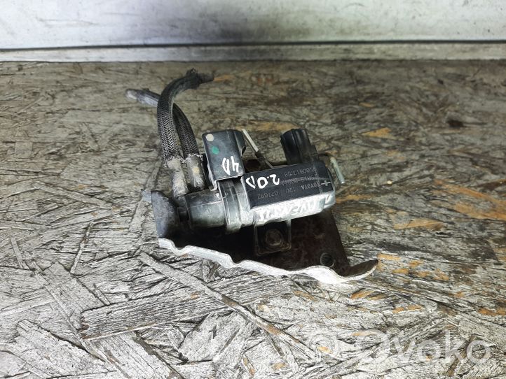 Toyota Avensis T250 Solenoidinis vožtuvas 258190R011