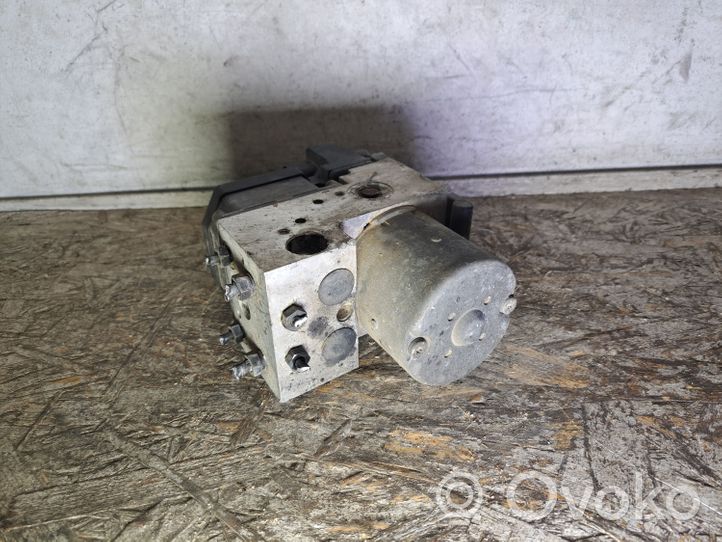 Volkswagen PASSAT B5 ABS Pump 8E0614111A