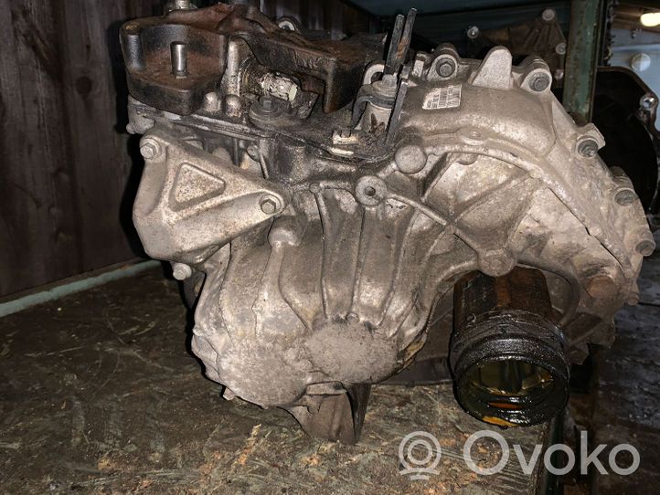 Volvo XC70 Manualna 6-biegowa skrzynia biegów 9482453