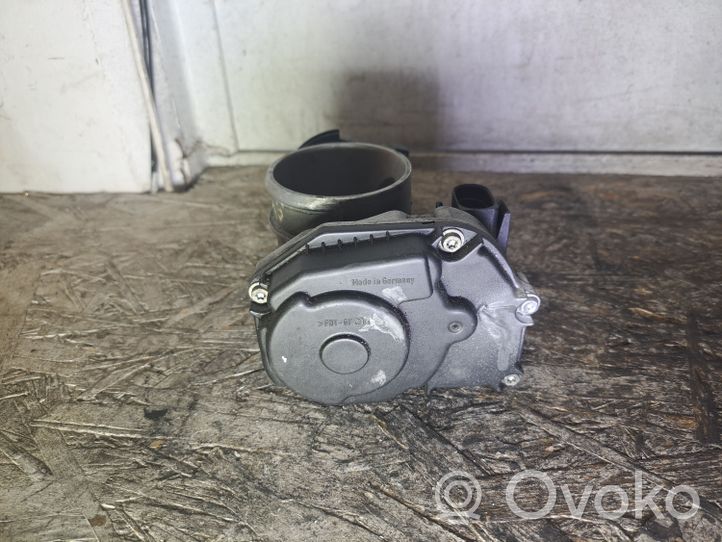 Audi A4 S4 B5 8D Droselinė sklendė 058133063C