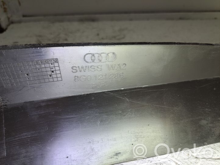 Audi 80 90 S2 B4 Jäähdyttimen jäähdytinpuhaltimen suojus 8G0121286