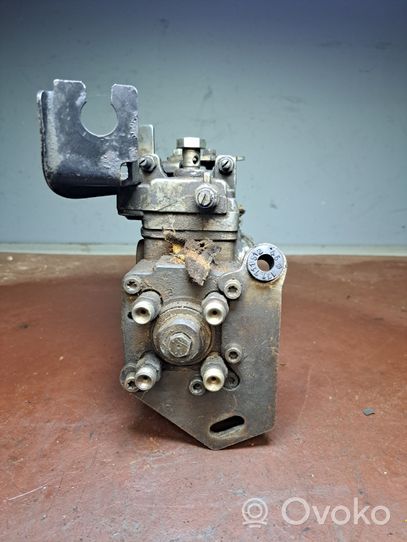 Volkswagen Jetta I Fuel injection high pressure pump 068130107J