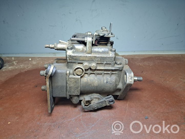 Volkswagen Jetta I Fuel injection high pressure pump 068130108N