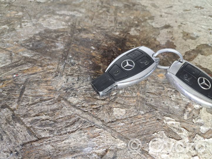Mercedes-Benz C W204 Užvedimo raktas (raktelis)/ kortelė 5769443