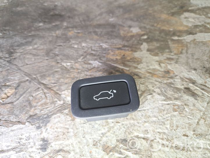 Volvo V70 Bouton interrupteur ouverture du coffre 30739237