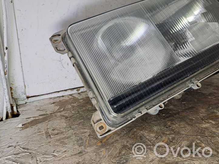 Mercedes-Benz 406 608 Lampa przednia 3018201561