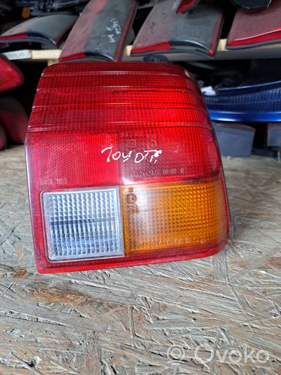 Toyota Starlet (P70) III Lampa tylna 1043