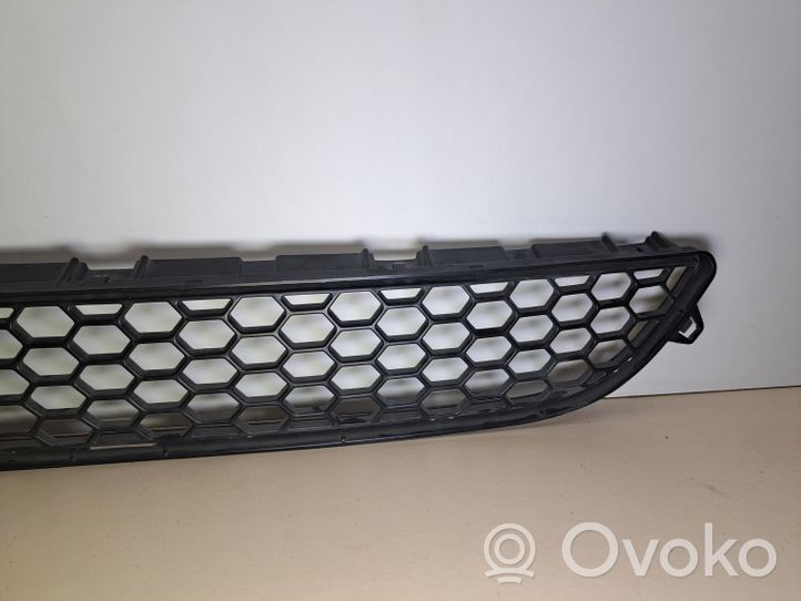 Volvo S60 Grille inférieure de pare-chocs avant 30795021