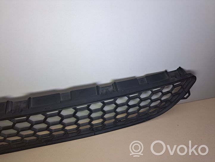 Volvo S60 Kratka dolna zderzaka przedniego 30795021