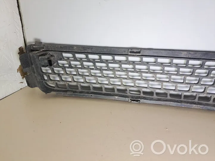 Volvo V70 Etupuskurin alempi jäähdytinsäleikkö 30763113