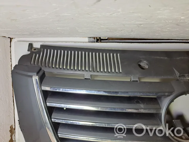 Volkswagen Sharan Grille calandre supérieure de pare-chocs avant 