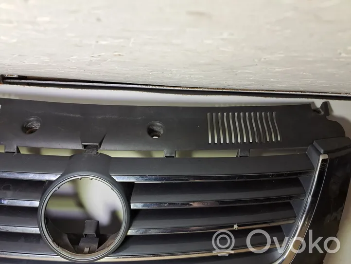 Volkswagen Sharan Grille calandre supérieure de pare-chocs avant 