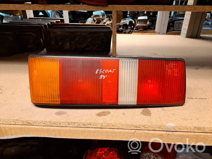 Ford Escort Lampa tylna 86AG13A603