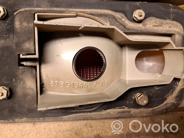 Ford Sierra Lampa tylna 87BG13A602