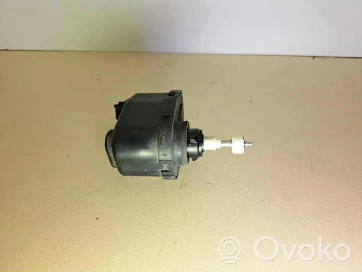 Audi 80 90 B3 Žibintų aukščio reguliavimo varikliukas 893941295