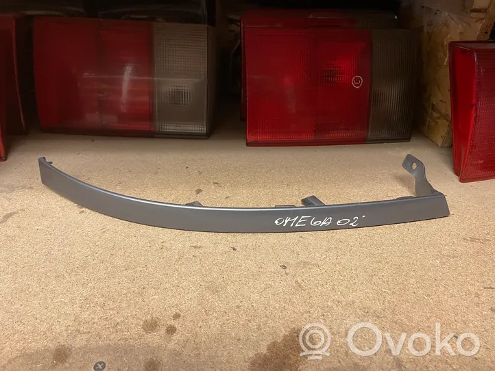 Opel Omega B2 Listwa pod lampę przednią 09148392R