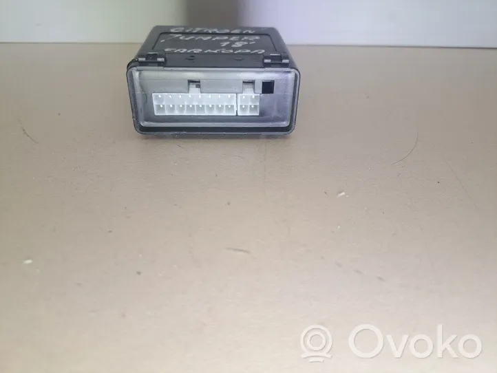 Citroen Jumper Priekabos kablio valdymo blokas 10R03237600