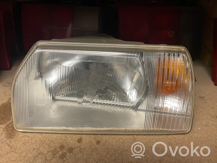 Skoda Favorit Forman (785) Lampa przednia 443311782102