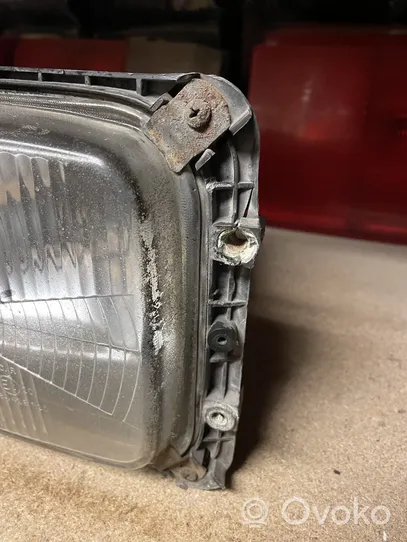 Mercedes-Benz T2 Lampa przednia 30126472