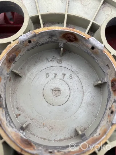 Mazda 323 Original wheel cap 6778