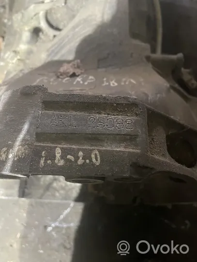 Audi 80 90 B3 5 Gang Schaltgetriebe 012301103C