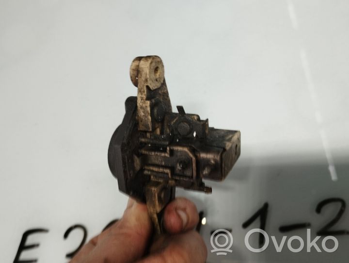 Volkswagen Polo Parte del generatore/alternatore 1197311005