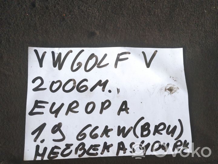 Volkswagen Golf V Žvakių pakaitinimo rėlė 03G907282A