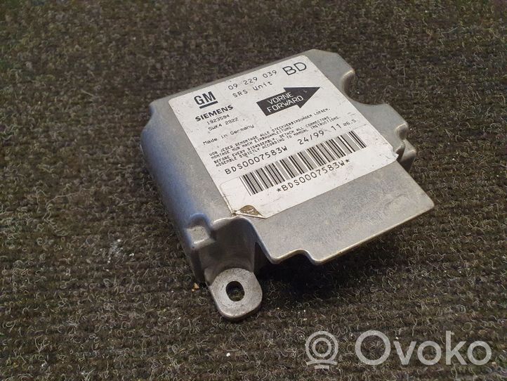 Opel Vectra B Sterownik / Moduł Airbag 09229039BD