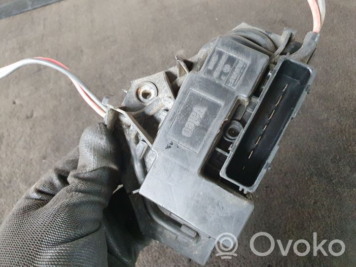 Opel Vectra C Coolant fan relay 