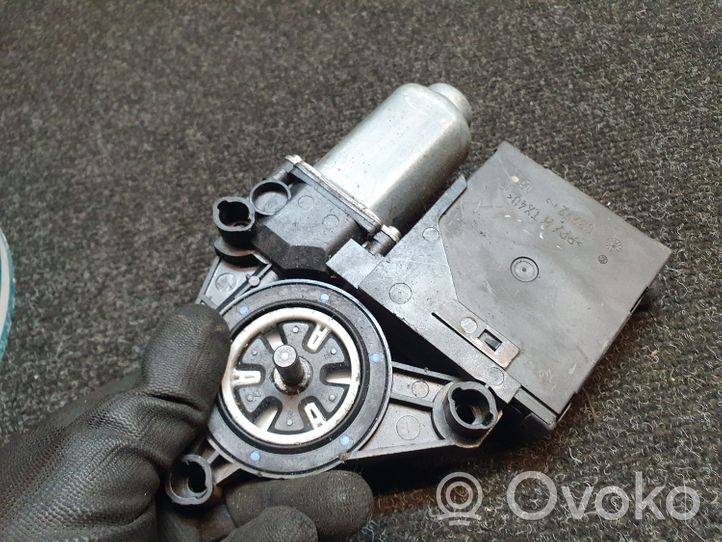 Volkswagen Touran I Moteur de lève-vitre de porte avant 1K0959792C