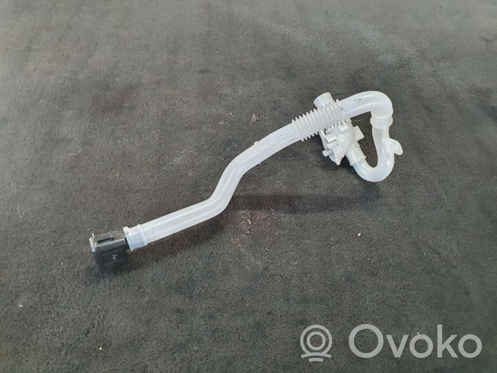 Toyota Avensis T250 Tubo flessibile del liquido di raffreddamento del motore 8723305020