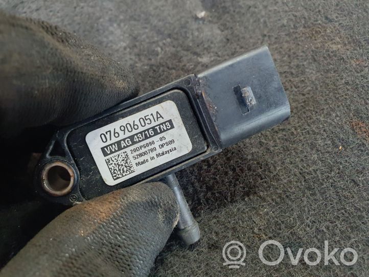 Volkswagen Transporter - Caravelle T5 Exhaust gas pressure sensor 076906051A