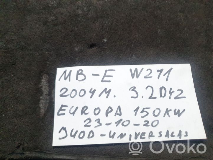 Mercedes-Benz E W211 Отделка порога багажника A2116900089