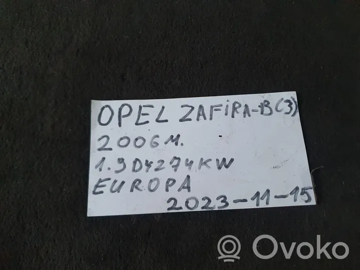 Opel Zafira B Boîte à fusibles 13206759