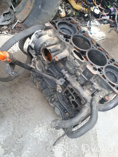 Volkswagen Touran I Engine block CBA