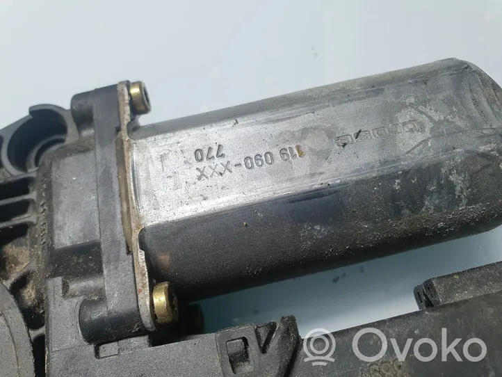 Volkswagen Golf IV Moteur de lève-vitre de porte avant 101434200