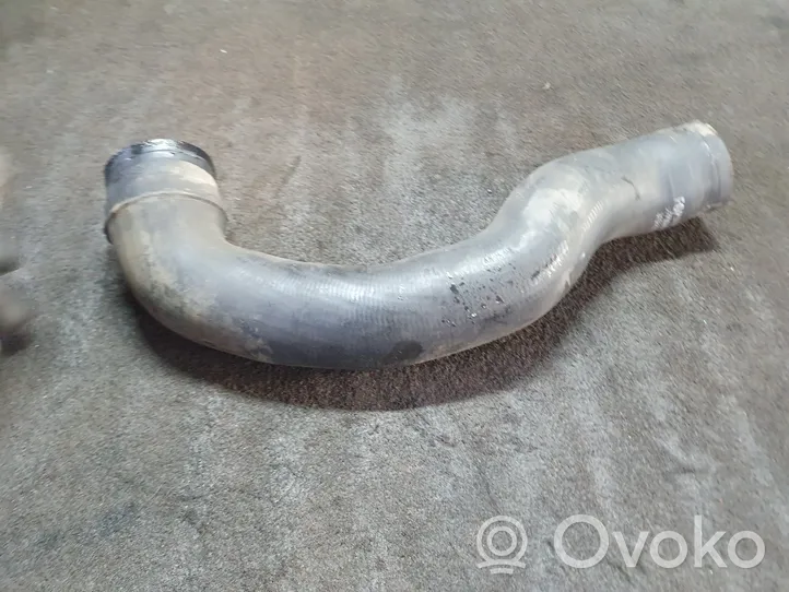 Opel Zafira B Tube d'admission de tuyau de refroidisseur intermédiaire 55557038