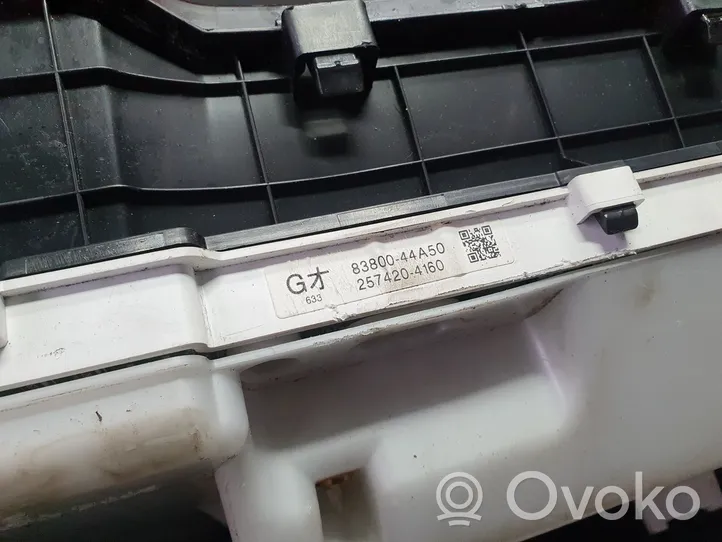 Toyota Avensis Verso Compteur de vitesse tableau de bord 8380044A50