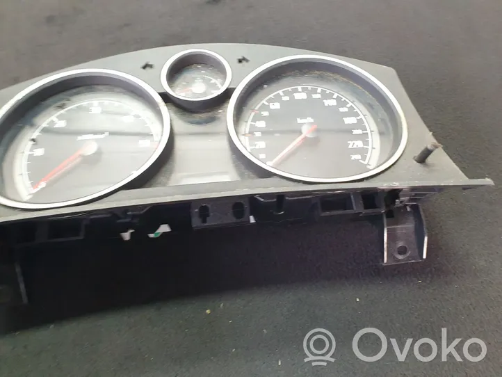 Opel Zafira B Compteur de vitesse tableau de bord 13225988