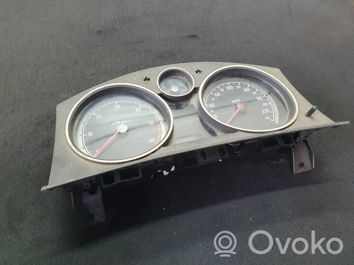 Opel Zafira B Speedometer (instrument cluster) 13216684