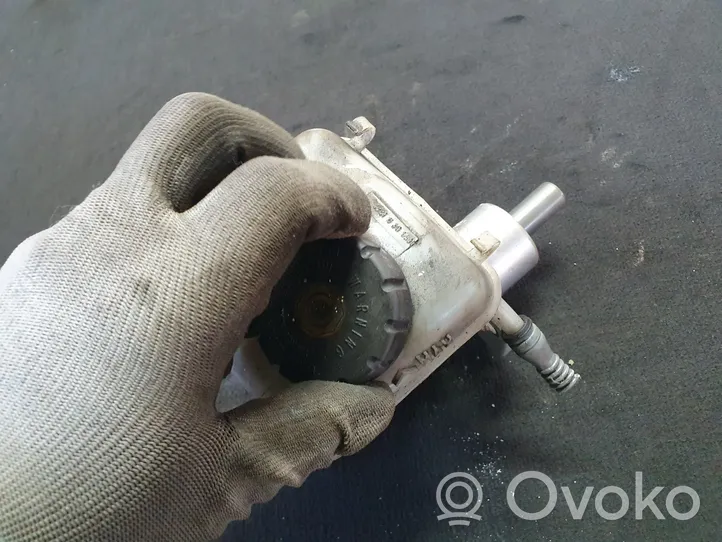 Opel Zafira A Brake fluid reservoir 