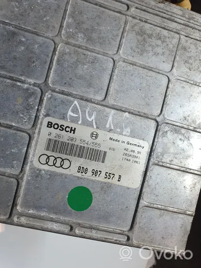 Audi A4 S4 B5 8D Moottorin ohjainlaite/moduuli 8D0907557B
