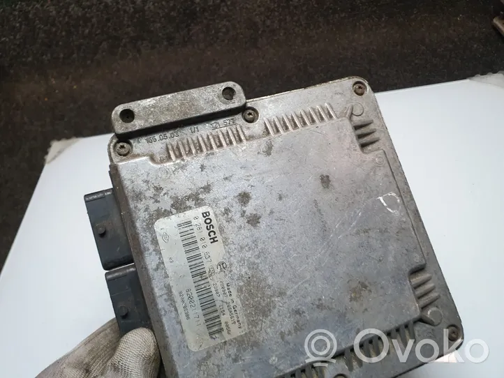 Renault Laguna II Calculateur moteur ECU 0281010637