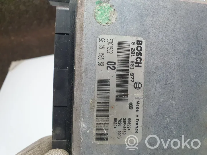 Peugeot 406 Calculateur moteur ECU 9635156580