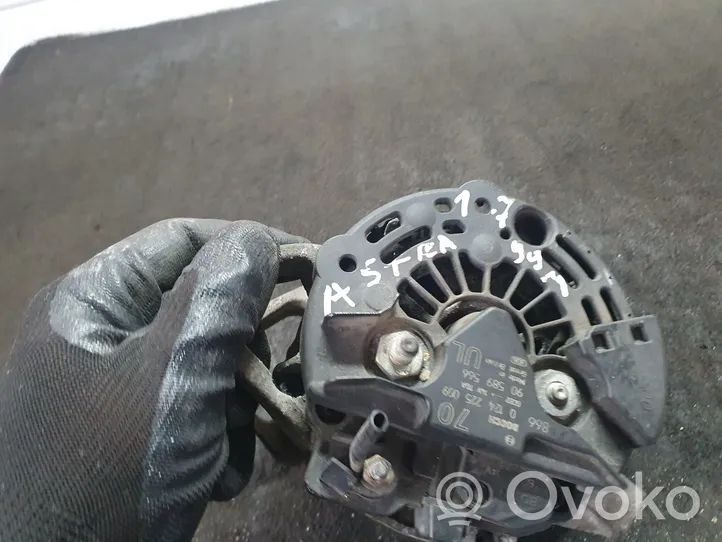 Opel Astra G Generator/alternator 90589566