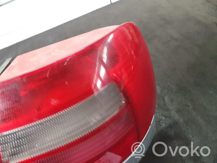 Audi A4 S4 B5 8D Lampa tylna 