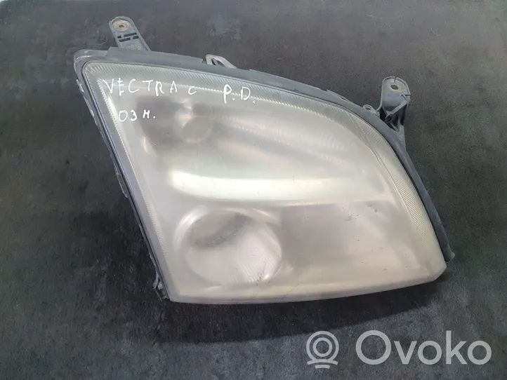 Opel Vectra C Lampa przednia 15588800